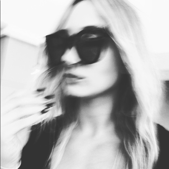 Meet your Posher, Laura - Picture 1 of 1